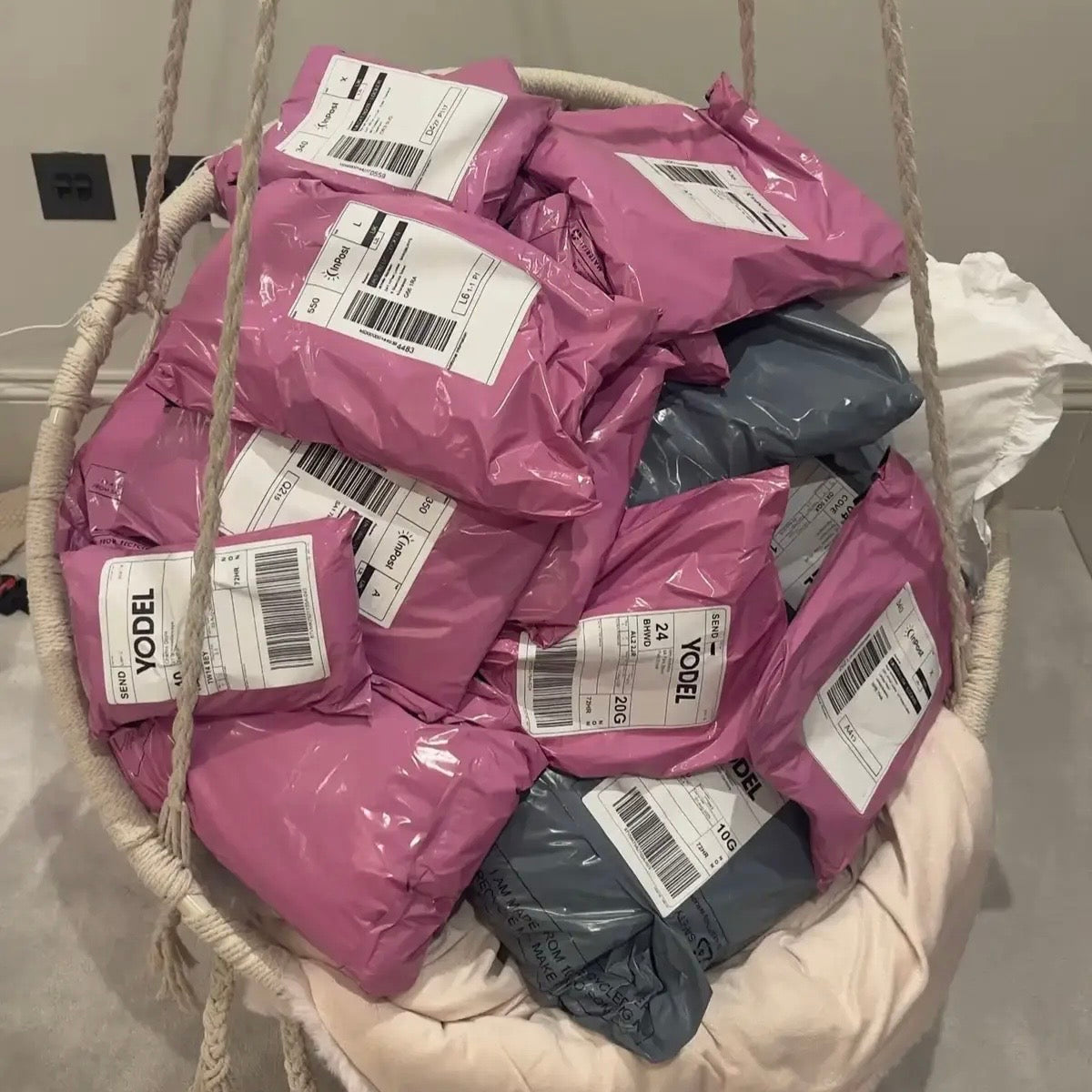 1,000+ Verified Suppliers - Profit £200+ Per item